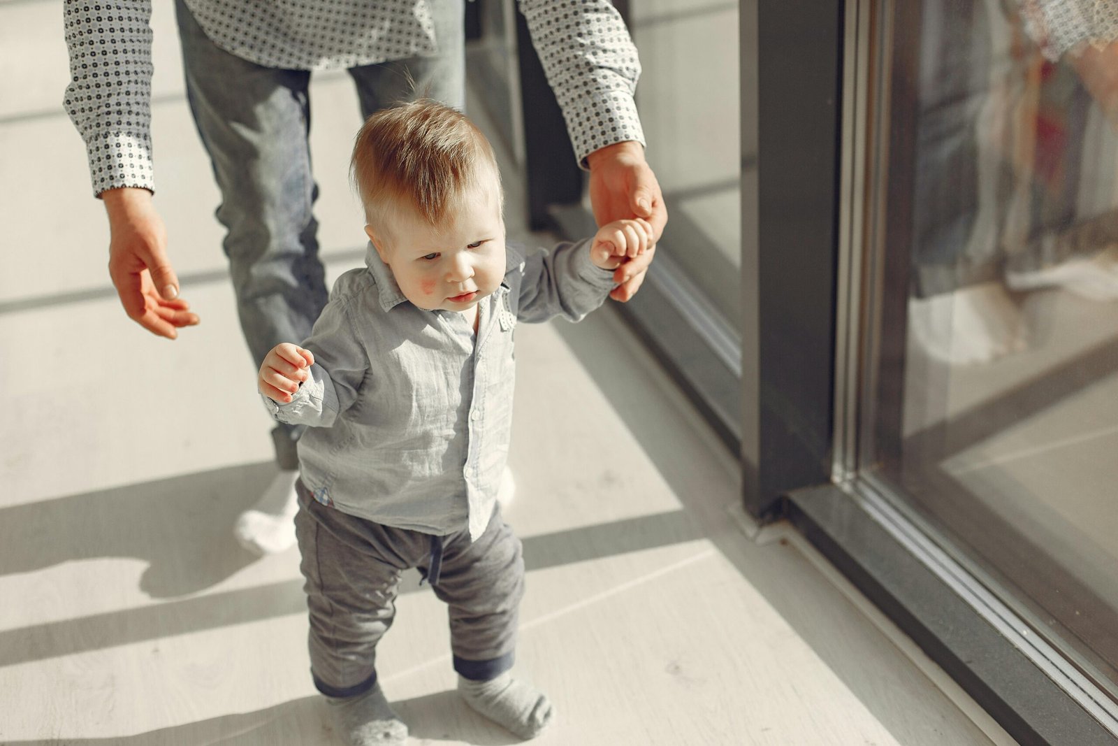 how to encourage baby to walk